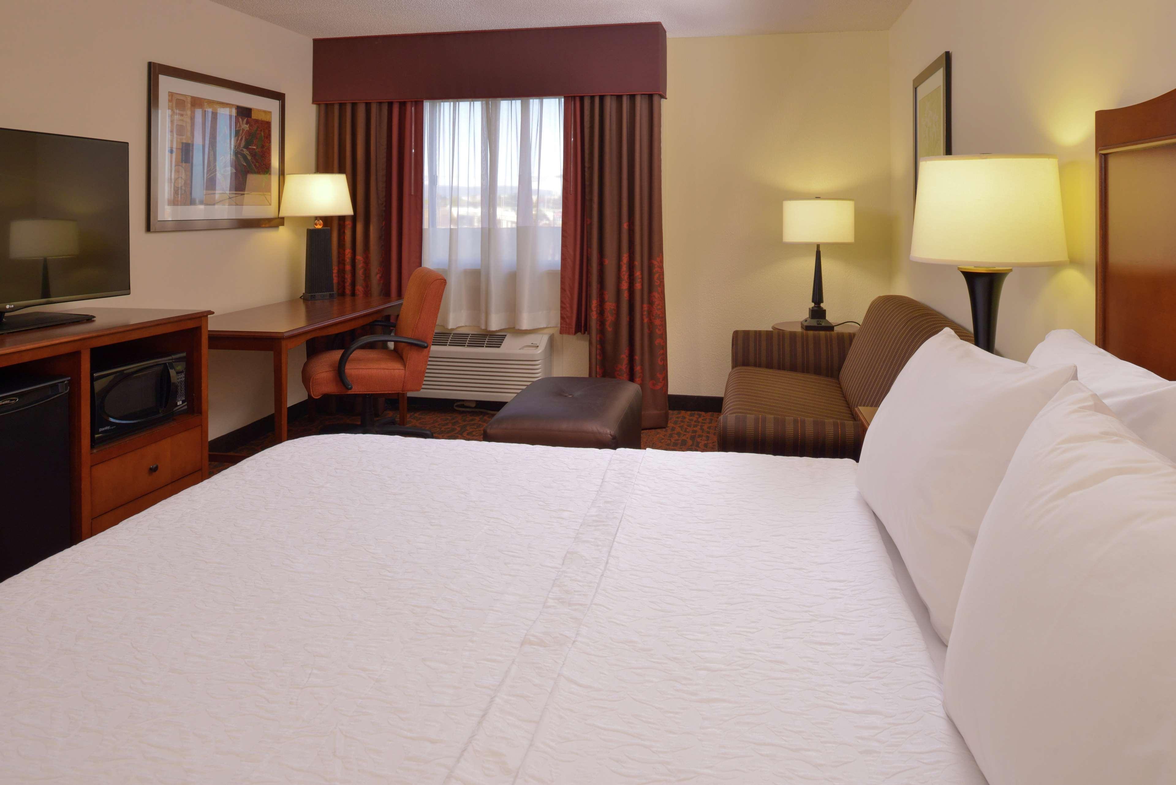 Hampton Inn Фредерік Екстер'єр фото