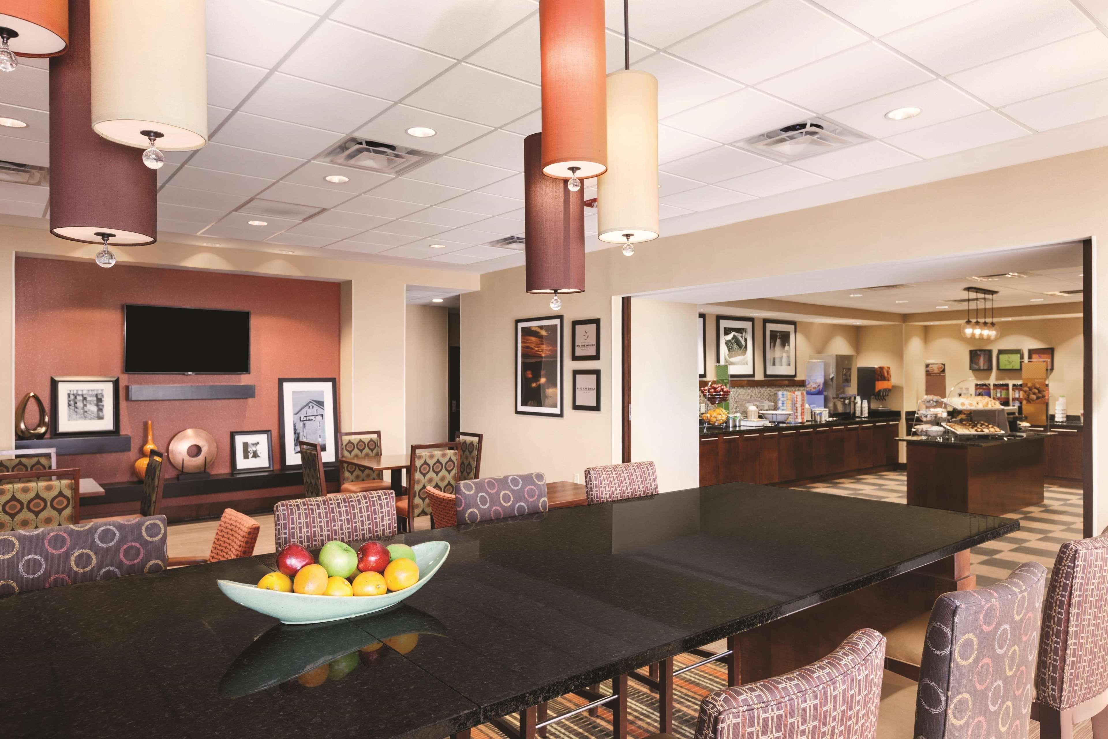 Hampton Inn Фредерік Екстер'єр фото