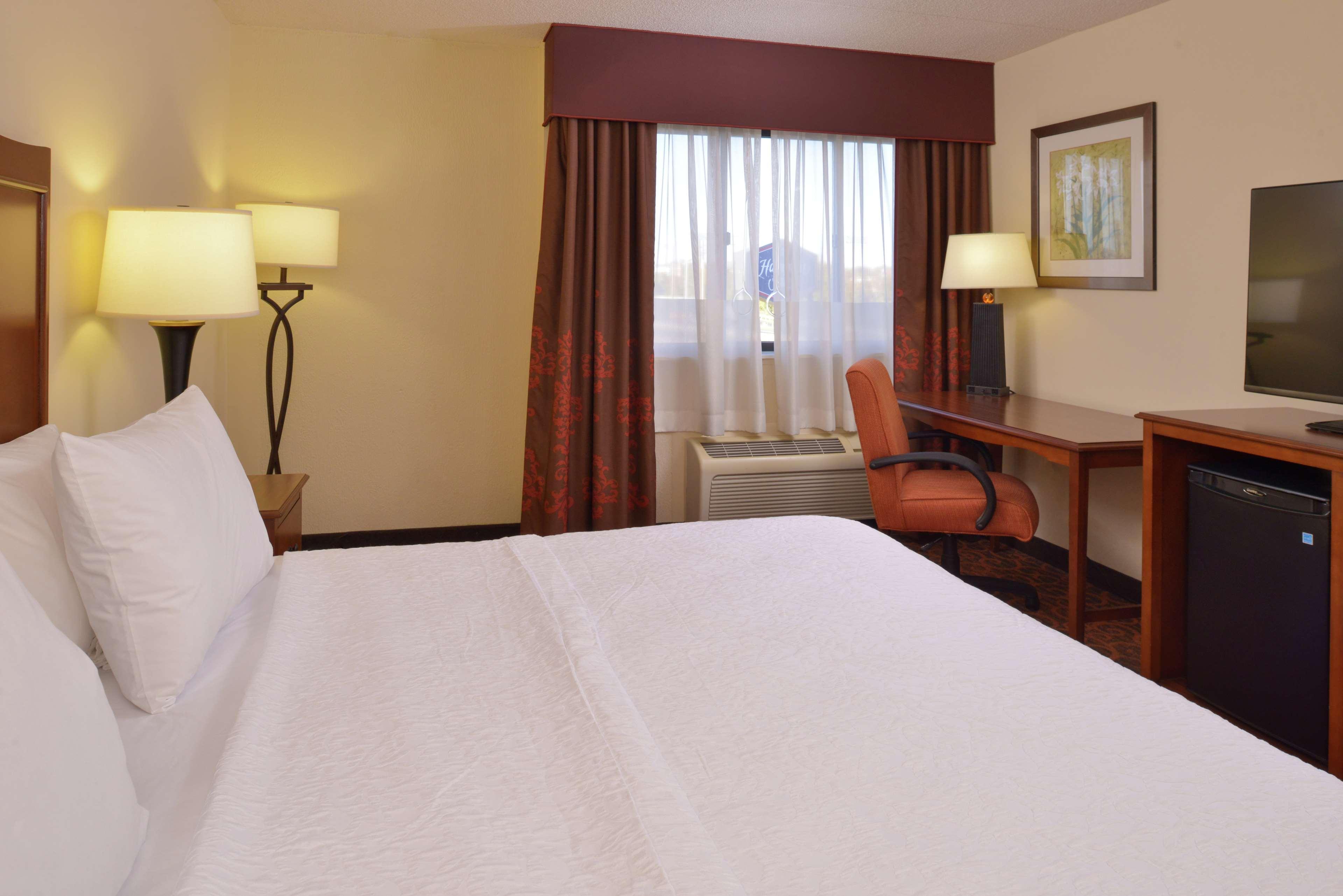 Hampton Inn Фредерік Екстер'єр фото